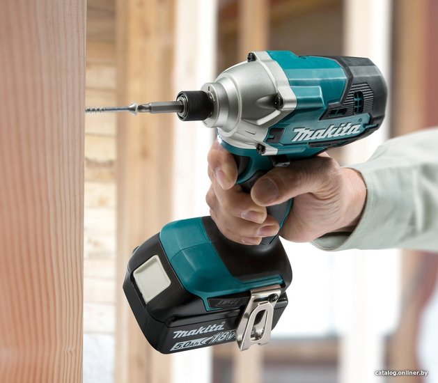 Шуруповерт Makita DTD156Z