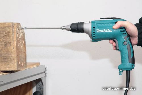 Шуруповерт Makita FS4300